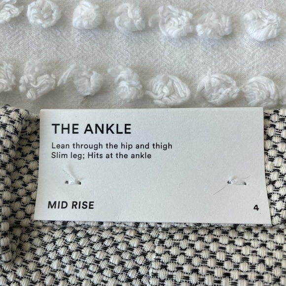 Banana republic textured pants NWT - Picture 3 of 3